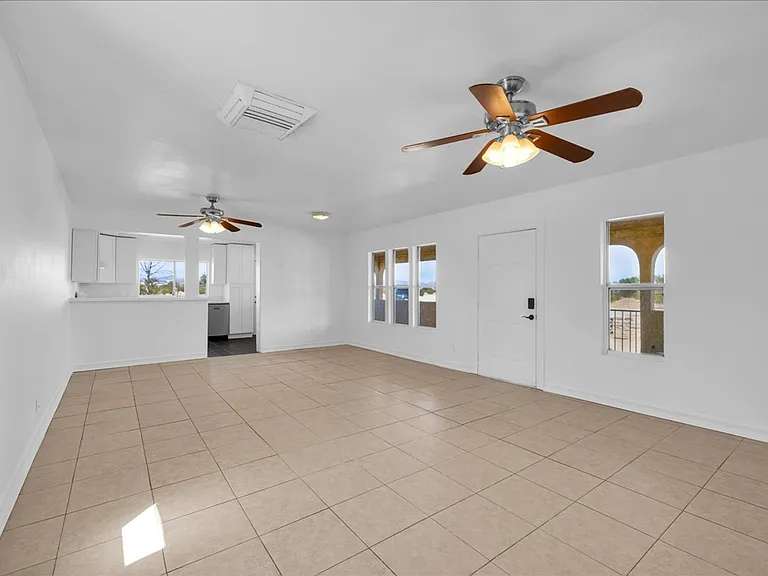 4611 Oasis Ave — Photo 12