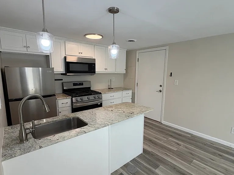 267 Branford Rd #203 — Photo 3