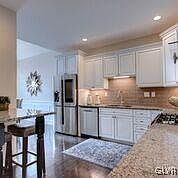 5th image of 936-19 Graystone Cir