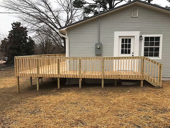 4th image of 203 Cherry Ln