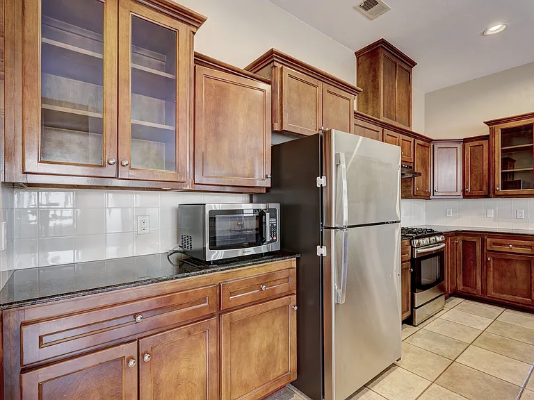 2104 Del Simmons Dr — Photo 27
