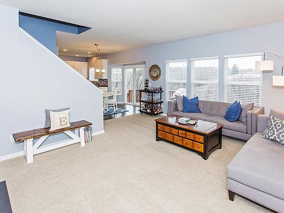 5th image of 10173 Meadow Glen Dr
