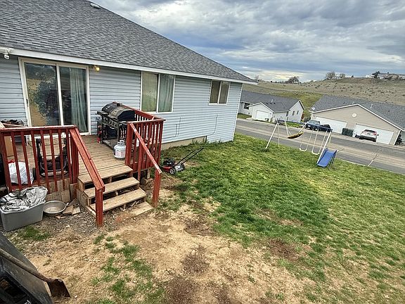4th image of 1300 SW 10th Ct