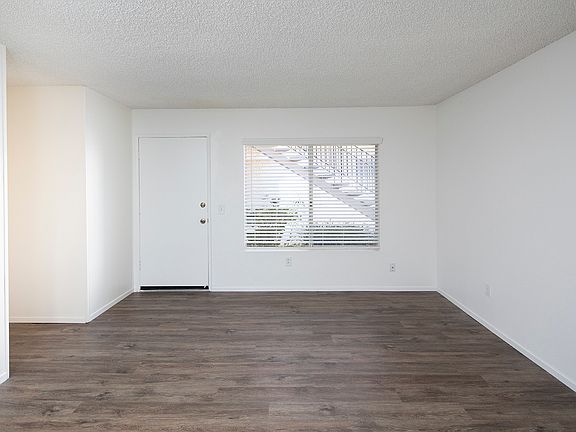 4th image of 4649 Voltaire St APT 9