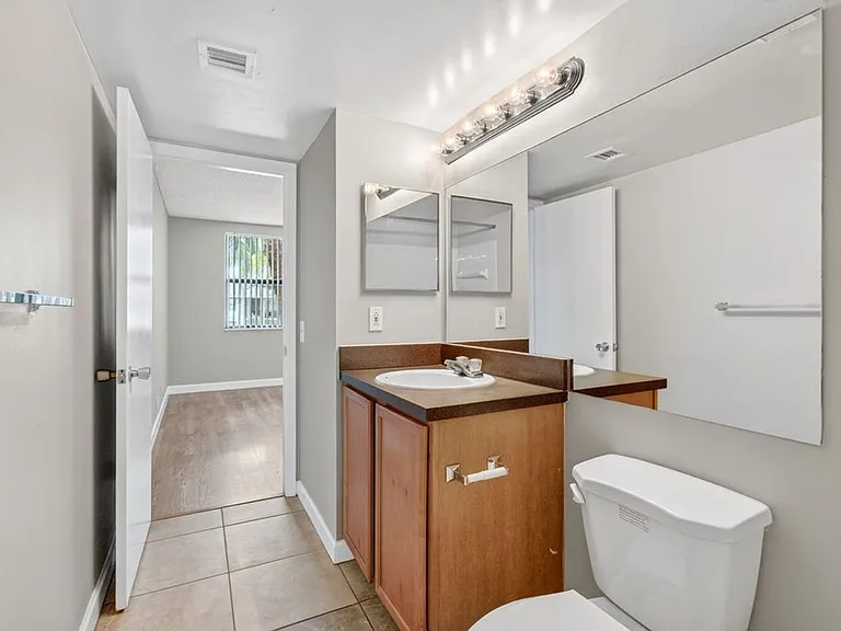 744 Executive Center Dr #23-9-23 — Photo 10