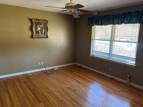 4th image of 3625 Madolyn Ln