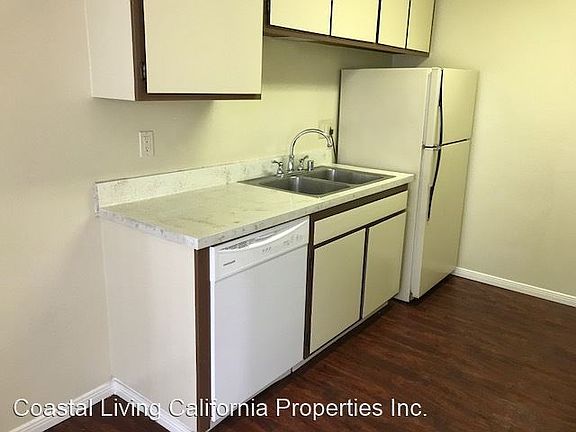 5th image of 1675 Chapel Dr APT 19
