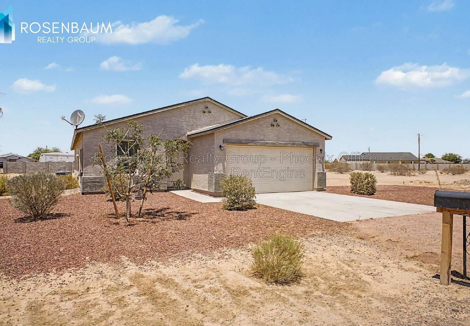 3 bed, 2.0 bath, 1619 sqft, $1,545 — Photo 2