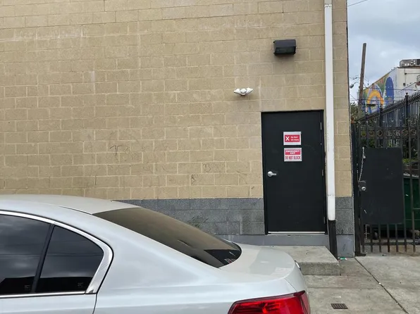 2716 N Lawrence St, Philadelphia, PA 19133