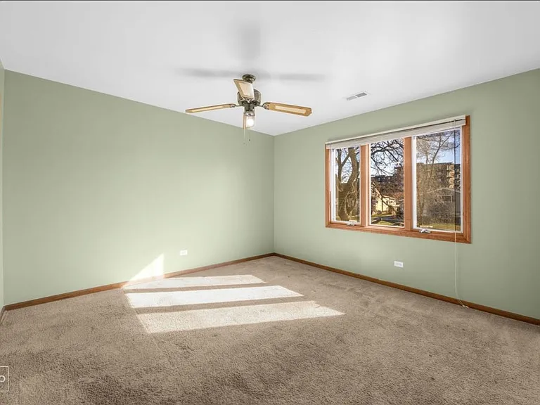 105 E Red Oak Ave — Photo 19