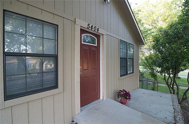 1st image of 5404 Farnsworth Ave