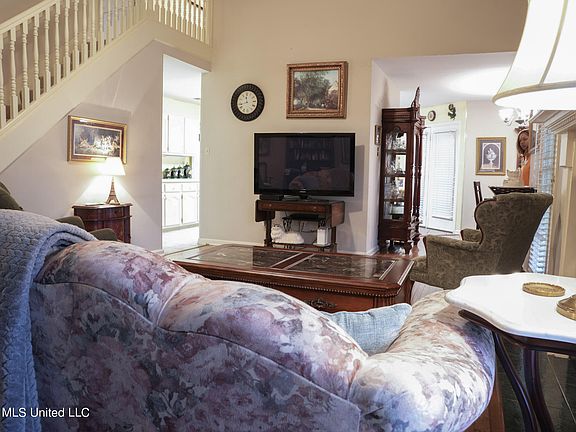 5th image of 5837 Southridge Dr