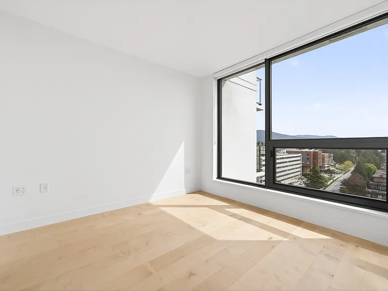 135 E 13th St #1301 — Photo 13
