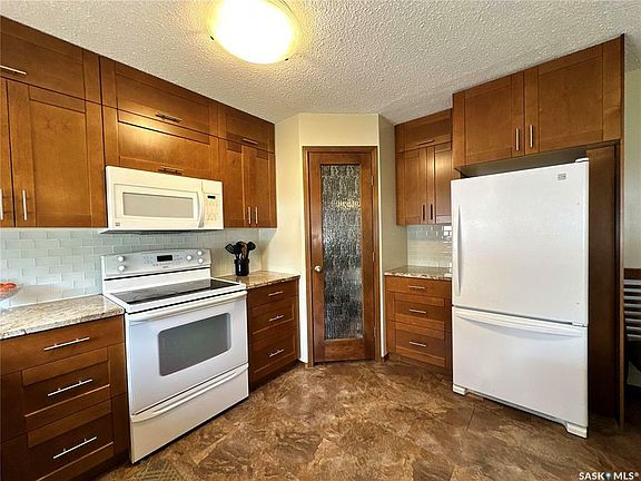 5th image of 912 16th St