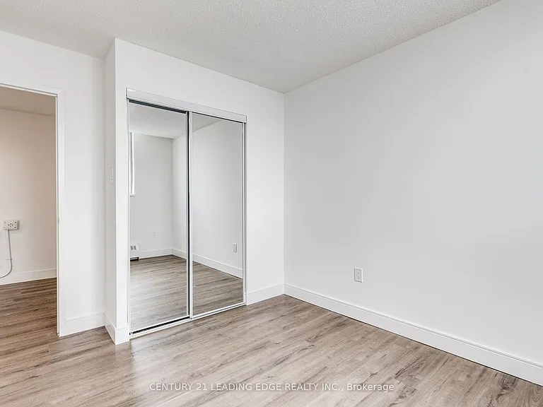 200 Lotherton Ptwy #1208 — Photo 32