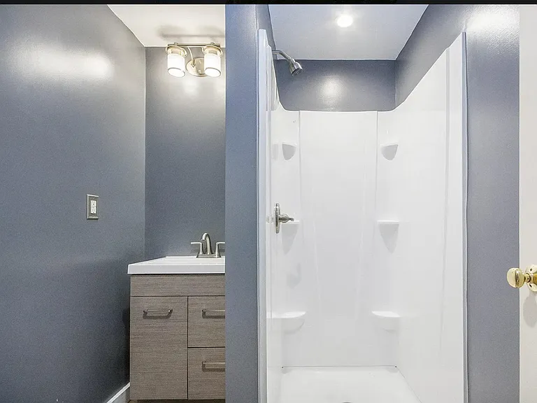 901 Sarasota Ave SE — Photo 11