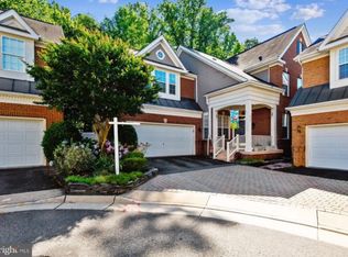 6901 Inlet Cove Dr, Fort Belvoir, VA 22060