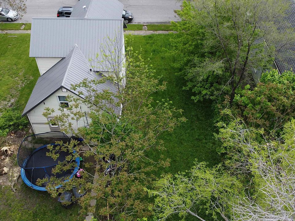 2nd image of 1414 Winter St