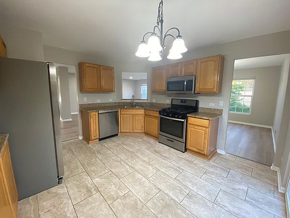 5th image of 3312 Bromley Ln