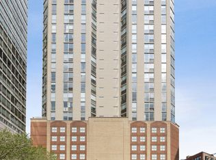 645 N Kingsbury St APT 2401, Chicago, IL 60654