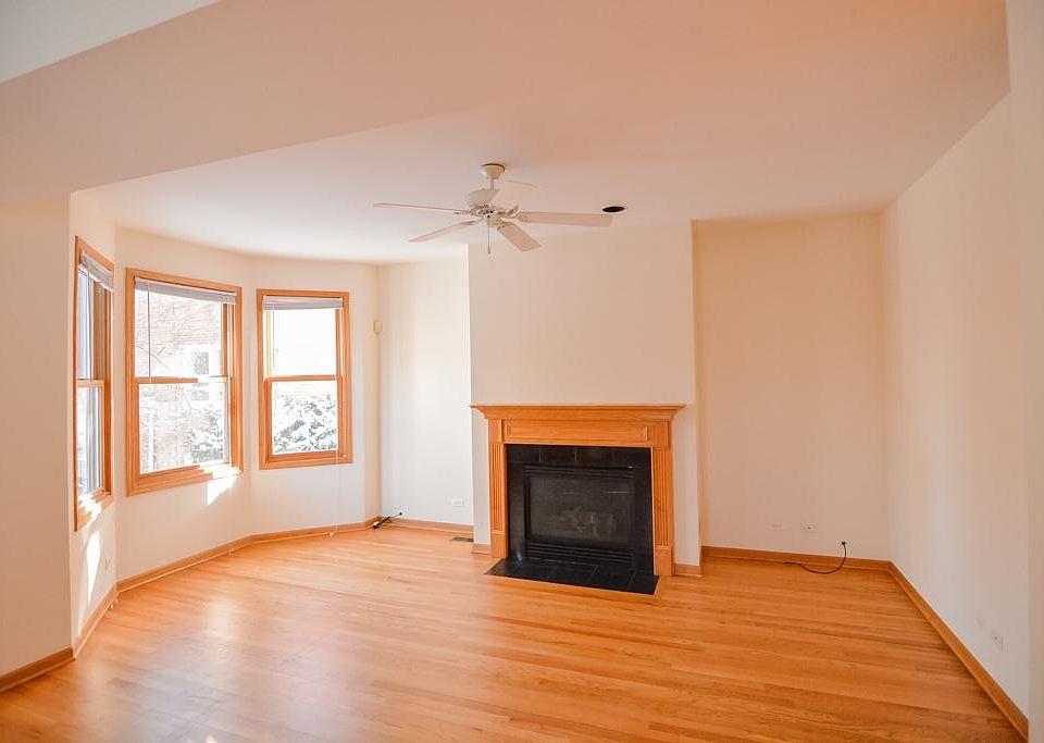 1st image of 4734 N Hermitage Ave #Coach