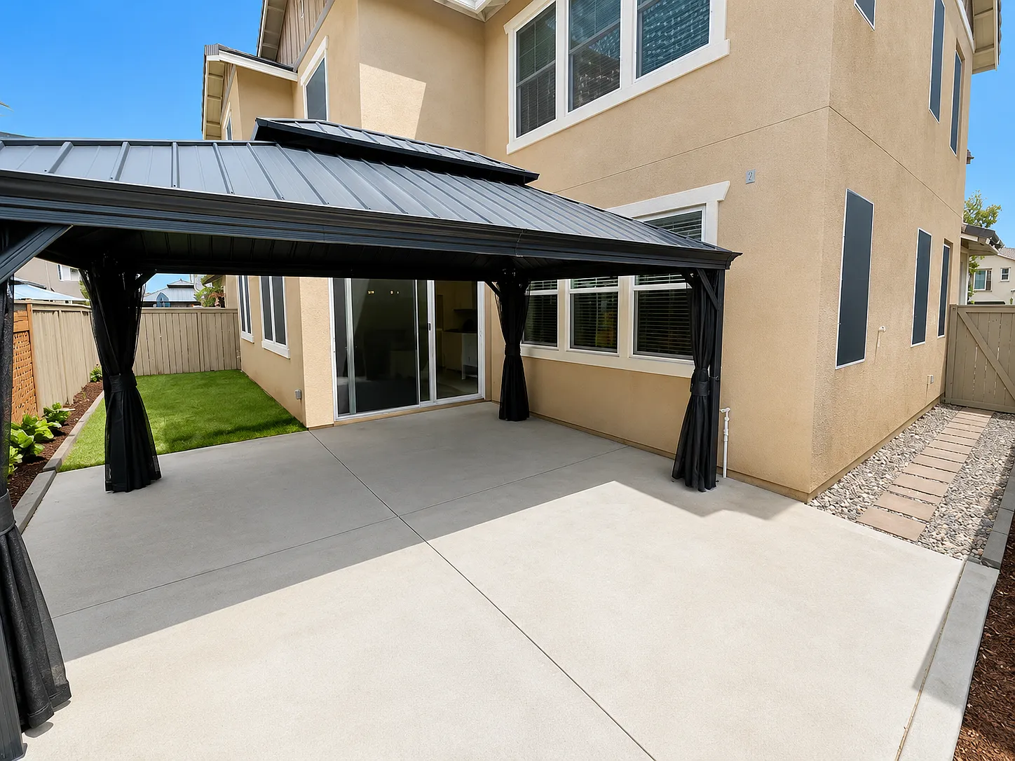 4 bed, 2129 sqft, $4,500 — Photo 2