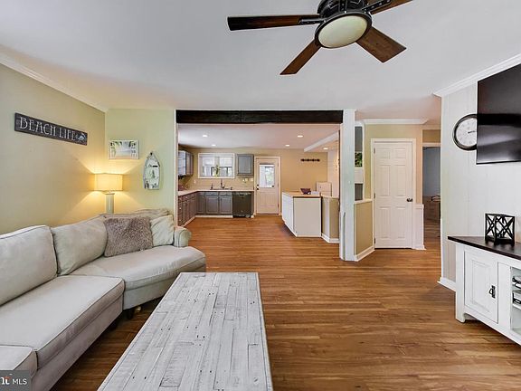 5th image of 2743 Bayside Beach Rd