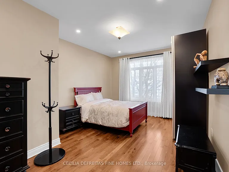 11 Beauvista Ct — Photo 36