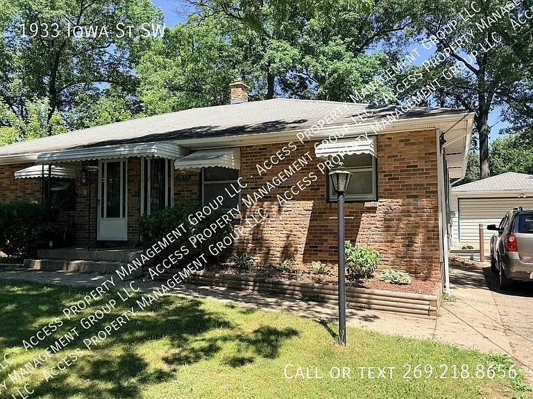 1933 Iowa St SW — Photo 28
