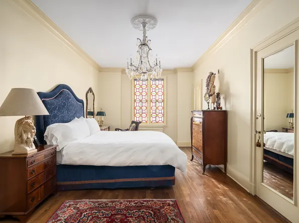 655 Park Avenue image 8 of 9