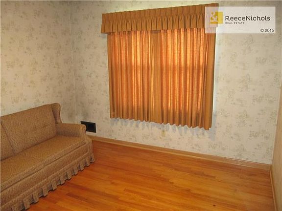 5th image of 1460 Circle Dr