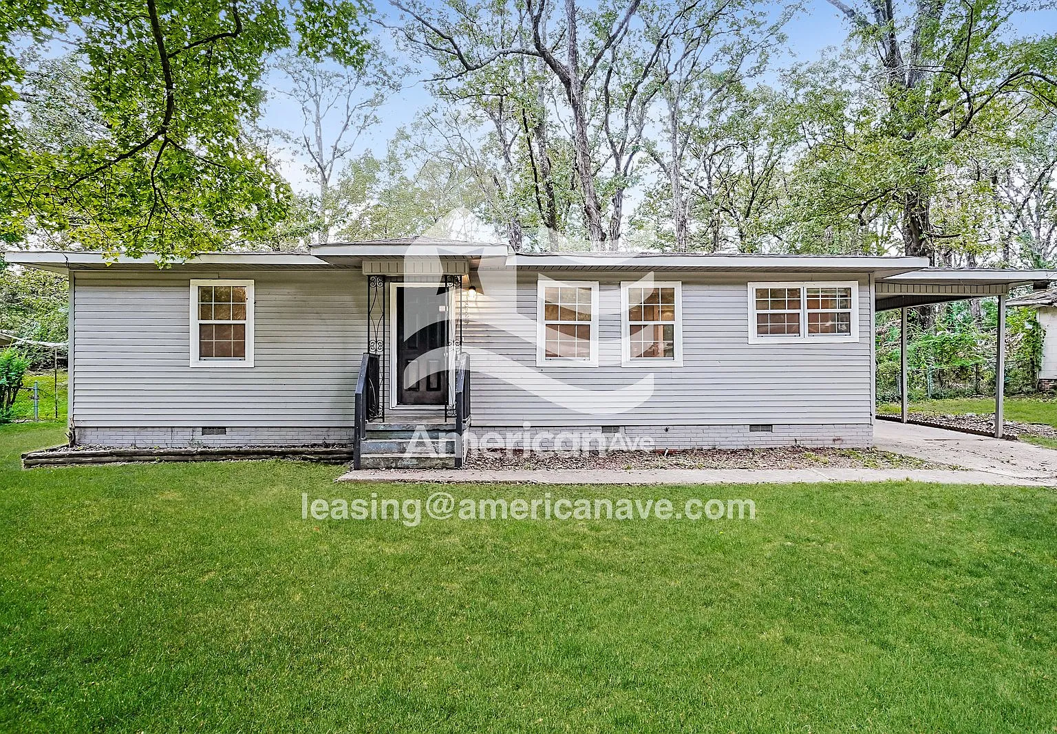 3 bed, 1.5 bath, 1184 sqft, $697 — Photo 1