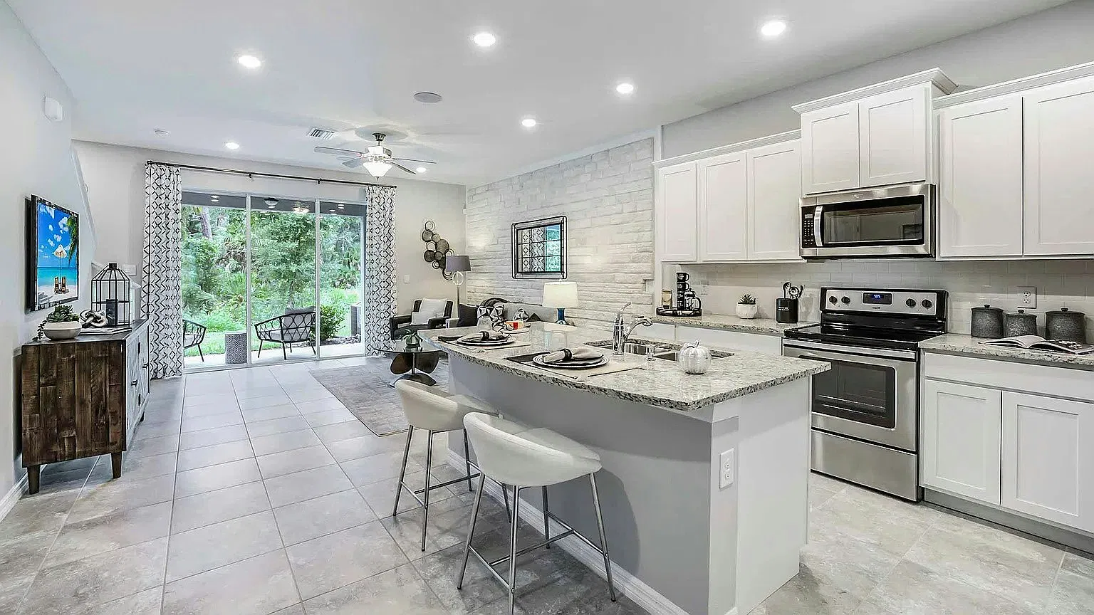 6548 Calypso Coral Ln — Photo 2