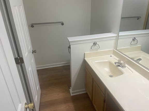 5th image of 62 Hollis Wood Dr