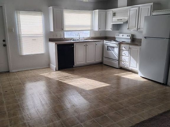 3rd image of 11810 Greenglen Dr