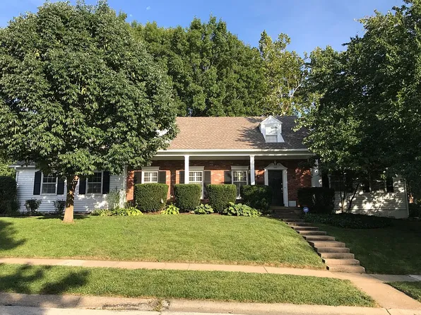 9401 Somerset Dr, Overland Park, KS 66207