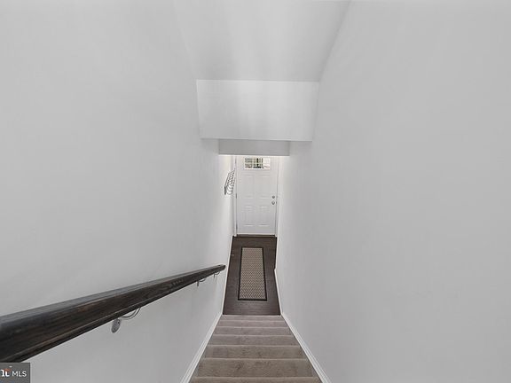 5th image of 135 Hornbeam Dr