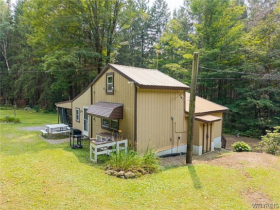 3rd image of 28 Treehaven Rd