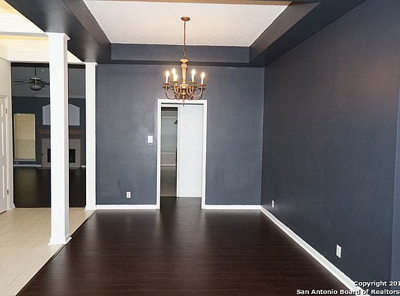 4th image of 4502 Hawthorn Woods