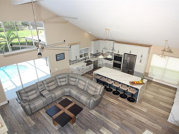 4th image of 6457 Pinewood Dr