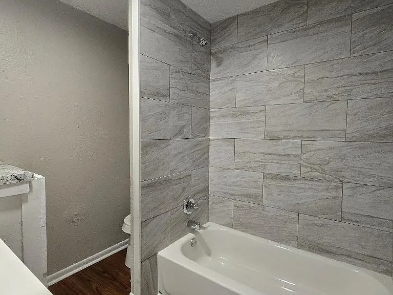 236 S 41st St #9 — Photo 5
