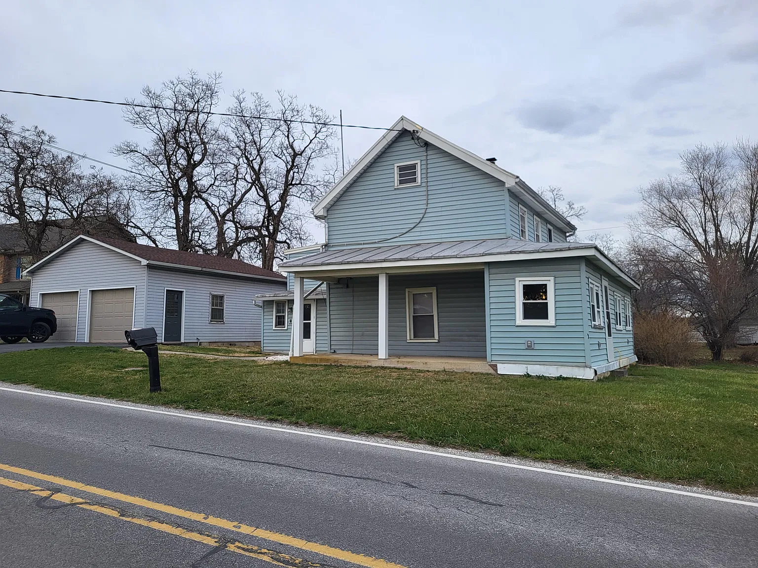 2 bed, 1194 sqft, $1,600 — Photo 1
