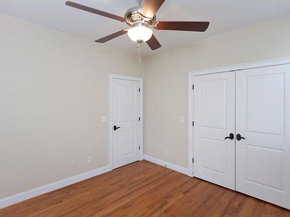3rd image of 917 Wall St