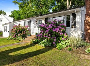 14 Woodhill Dr, Cranston, RI 02920