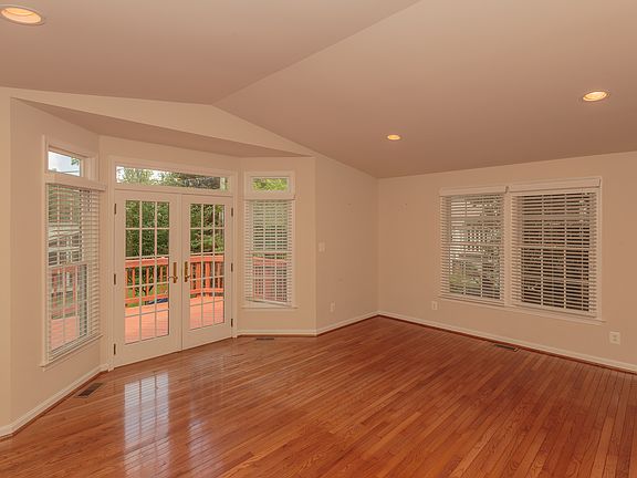 5th image of 1920 N Kenilworth St