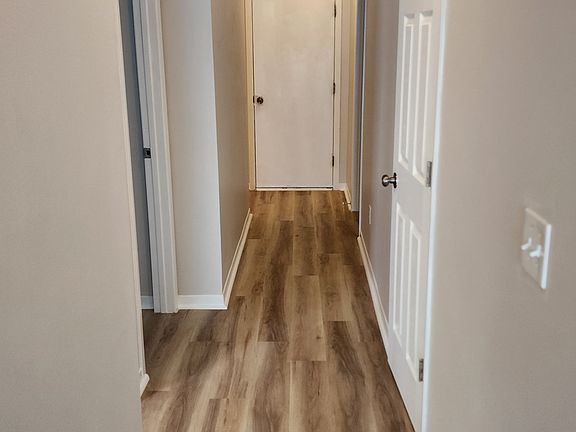 5th image of 1090 Ann Ln