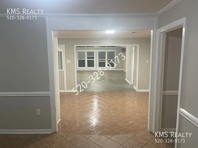 221 Southbrook Dr — Photo 4