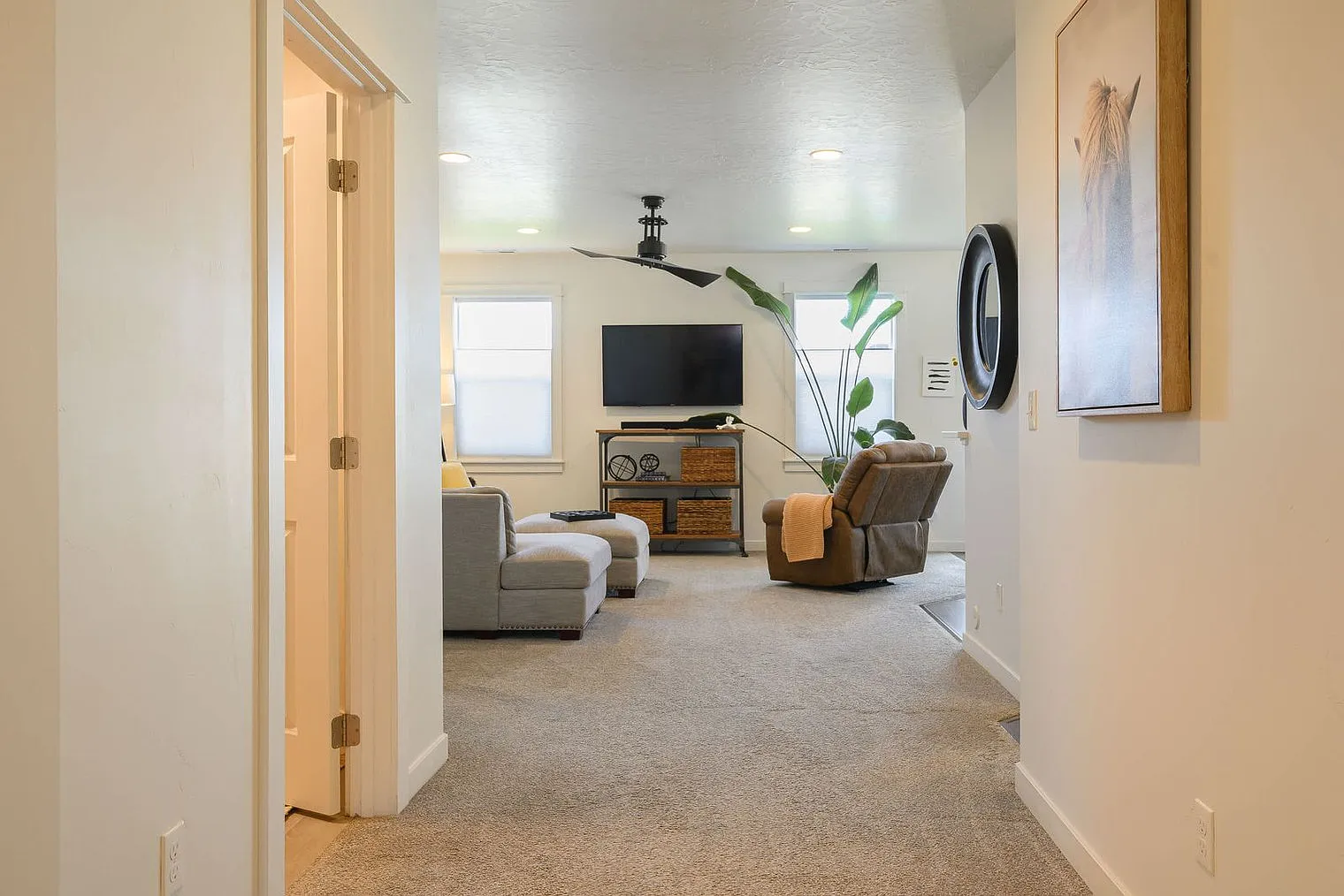 3 bed, 2.0 bath, 1571 sqft, $3,568 — Photo 2