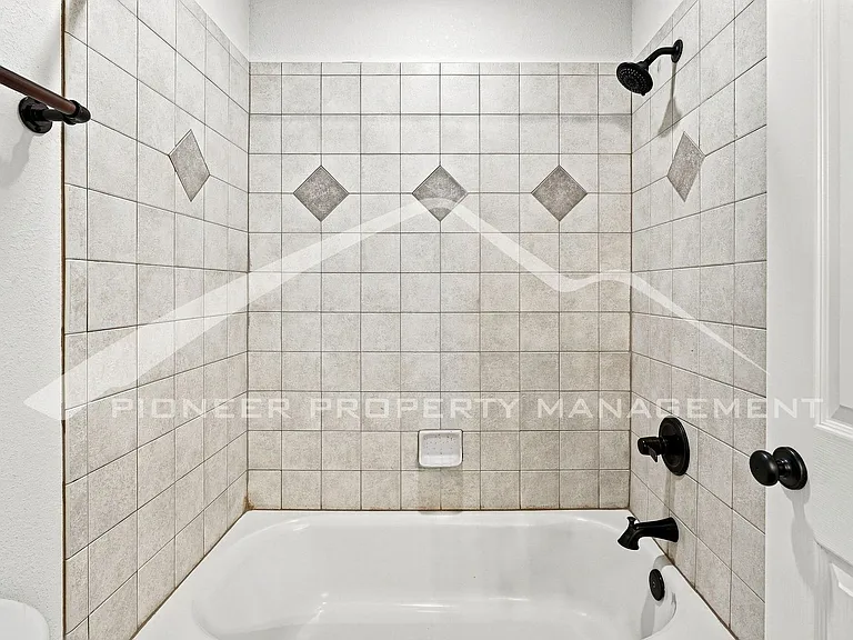 1820 Great Western Dr — Photo 24