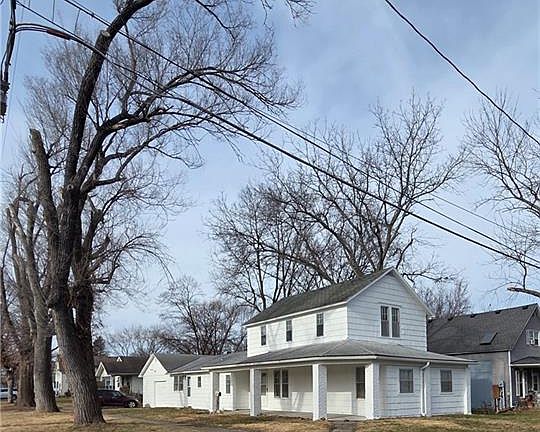 2nd image of 400 Parker Ave